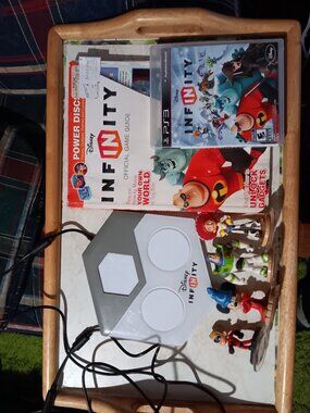 PS3 Disney Infinity BUNDLE Portal + Game + Guide Book + 4 Characters Mickey Buzz